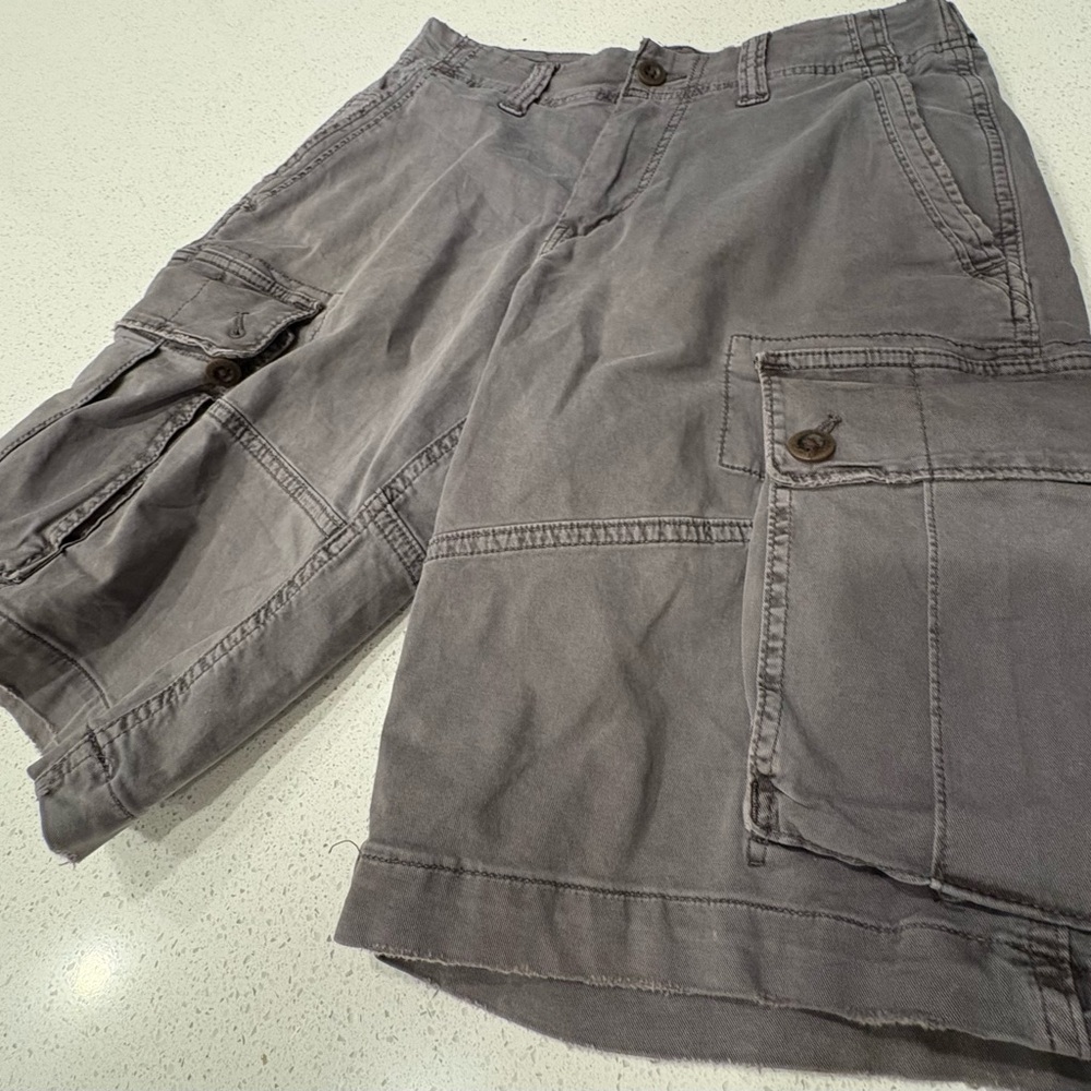 American Eagle Outfitters Charcoal Cargo Shorts - Picture 1 of 6